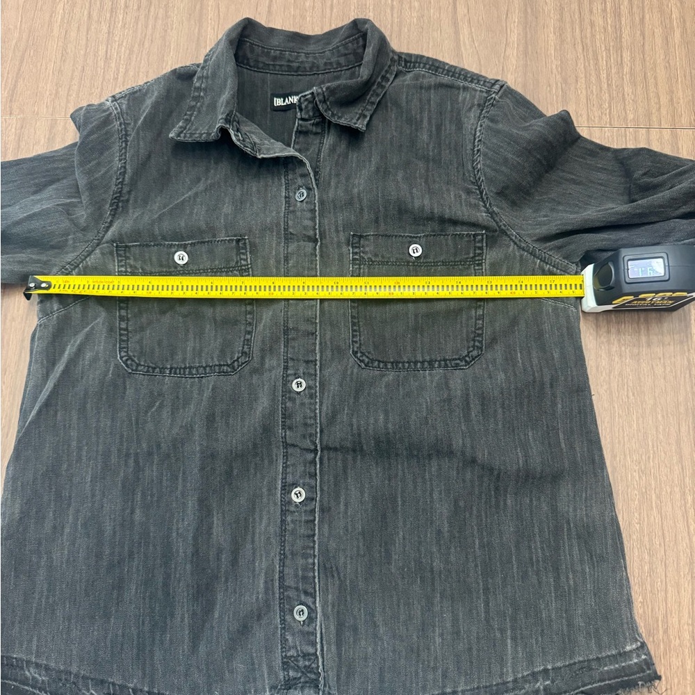 BLANKNYC Women’s‎ XS Shirt Black Button Down Long Sleeve Fringe Hem Distressed - Picture 9 of 10